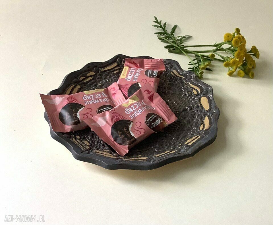Spodeczek ceramiczny „Koronka” na biżuterię, słodycze i palo santo - rękodzieło