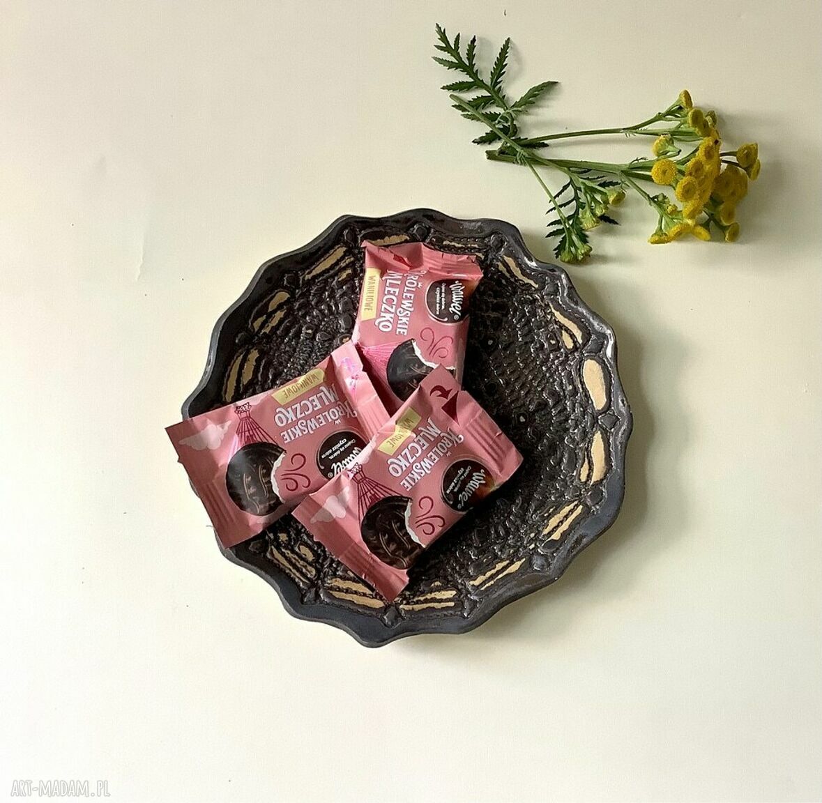Spodeczek ceramiczny „Koronka” na biżuterię, słodycze i palo santo - rękodzieło