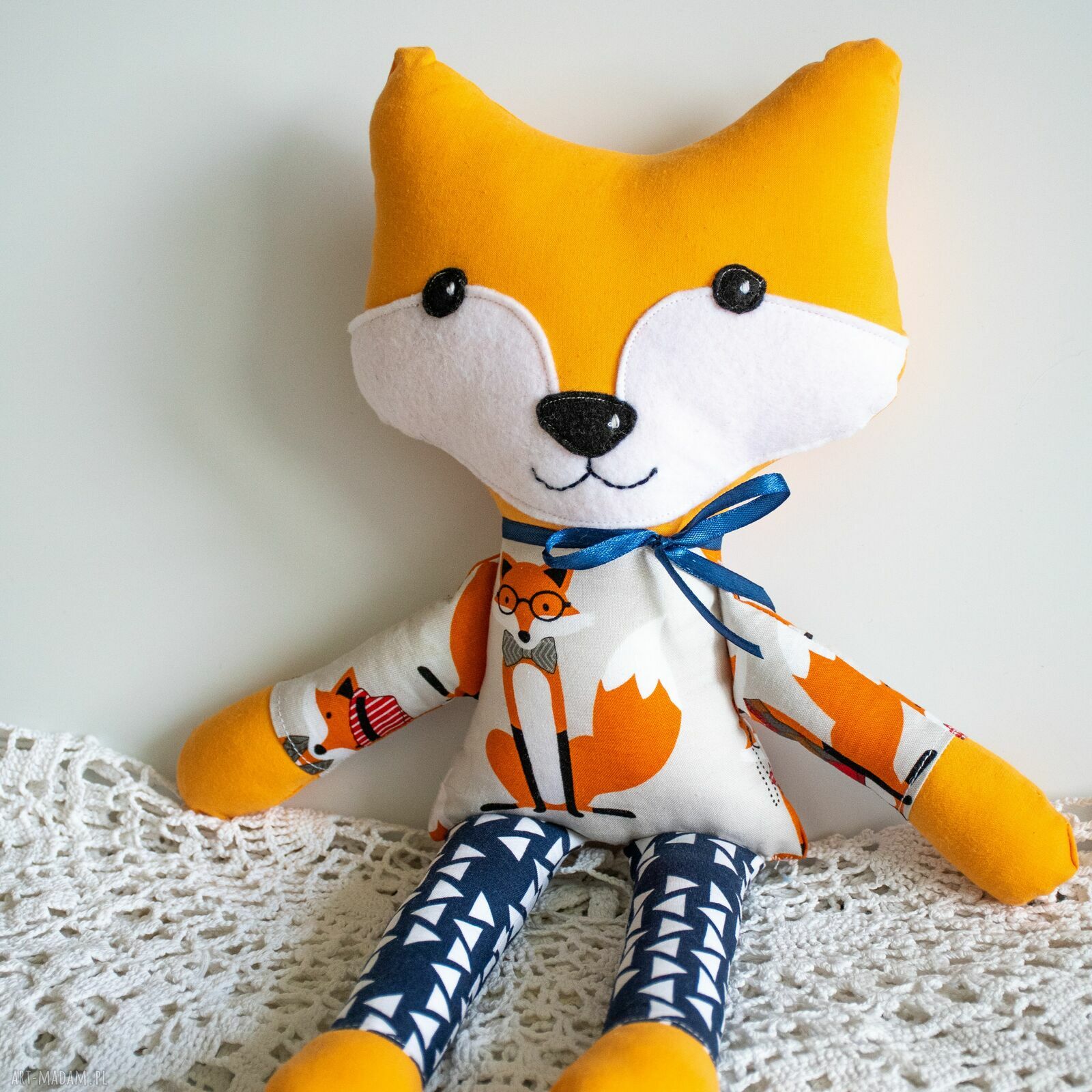 Ręcznie szyty lisek Berni 44 cm - sprytna przytulanka handmade