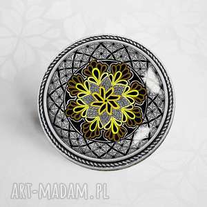 black mandala unikatowa artystyczna broszka