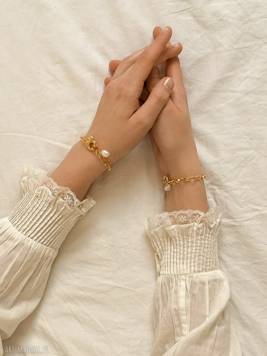 bransoletki: Srebrna masywna bransoletka z ozdobnym zapięciem i naturalną perłą Ręczne