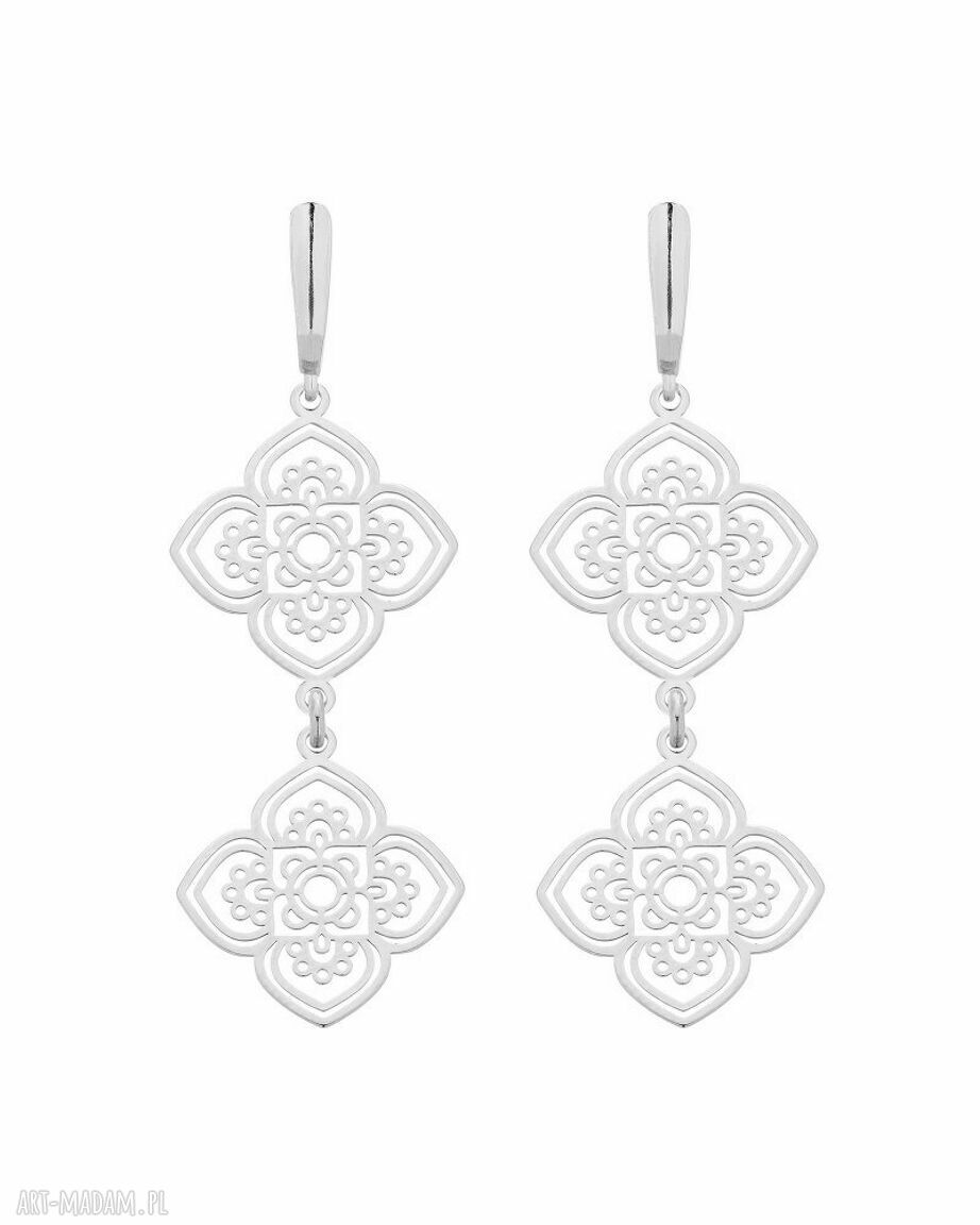 Srebrne długie kolczyki dwiema rozetkami rozety rozetki bigle