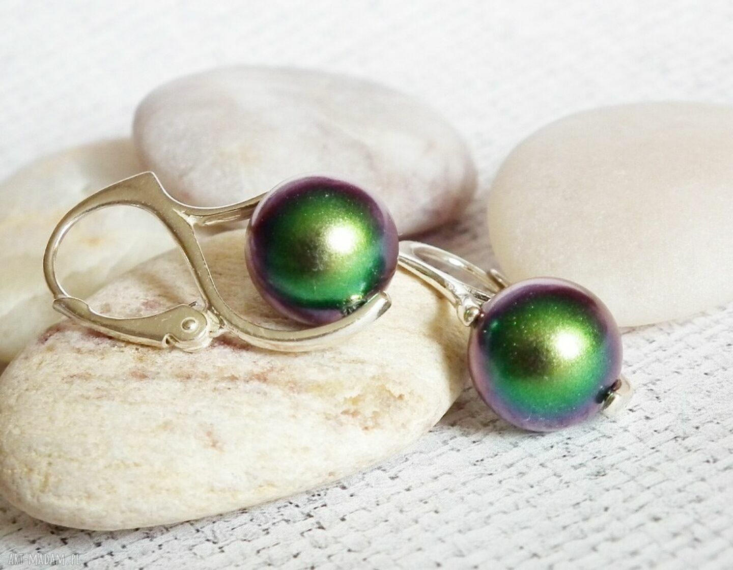 Srebrne kolczyki z perłami Swarovski Scarabaeus Green - srebro 925, zapinane