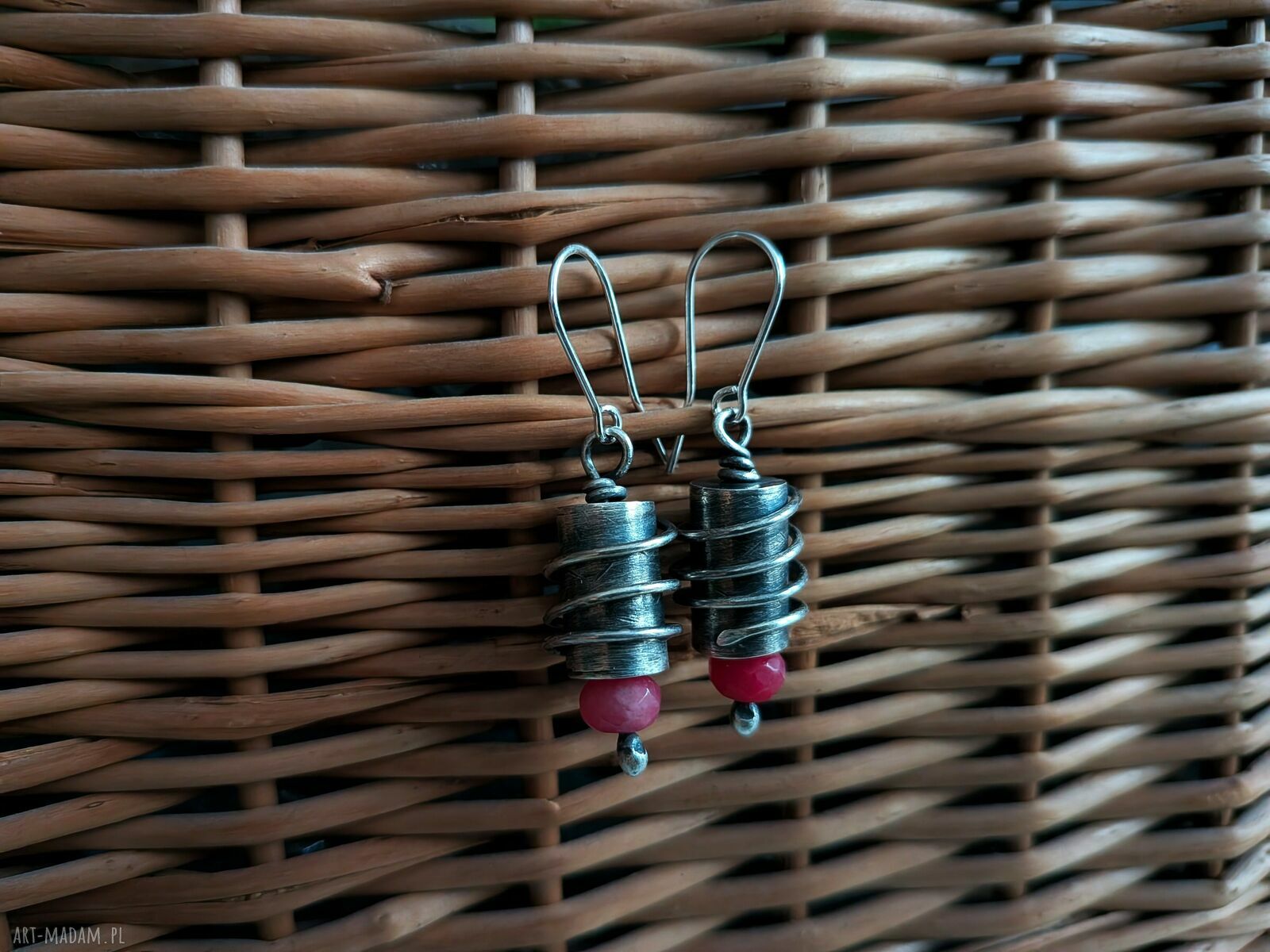 Kolczyki srebrne z jadeitem (ma art) - wiszące z bordowym jadeitem