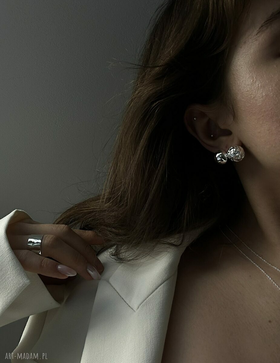 kolczyki: Srebrne kolczyki duże gniecione koła Ręcznie zrobione