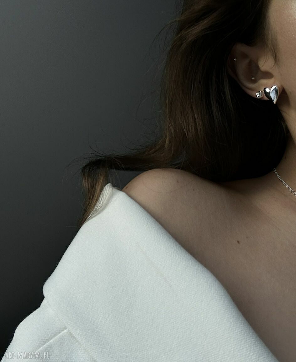 kolczyki: Srebrne kolczyki serca ręcznie wykonane