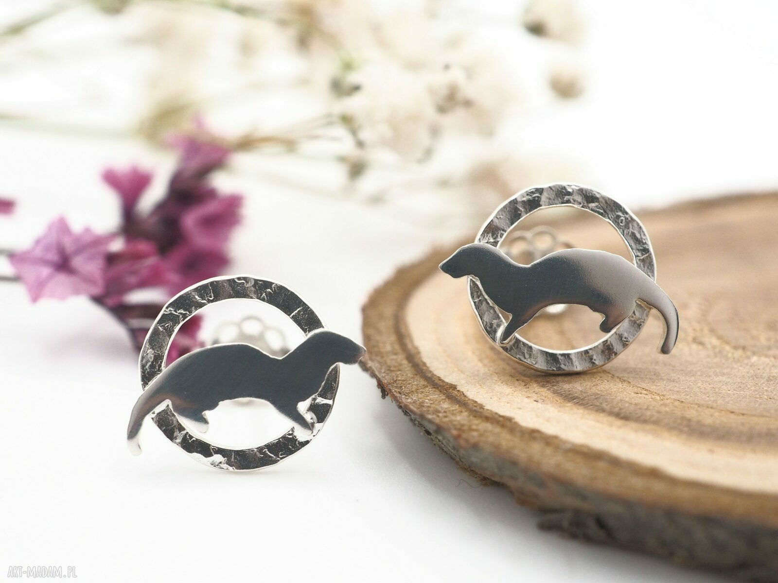 Srebrne kolczyki Wydry - rękodzieło na sztyftach
