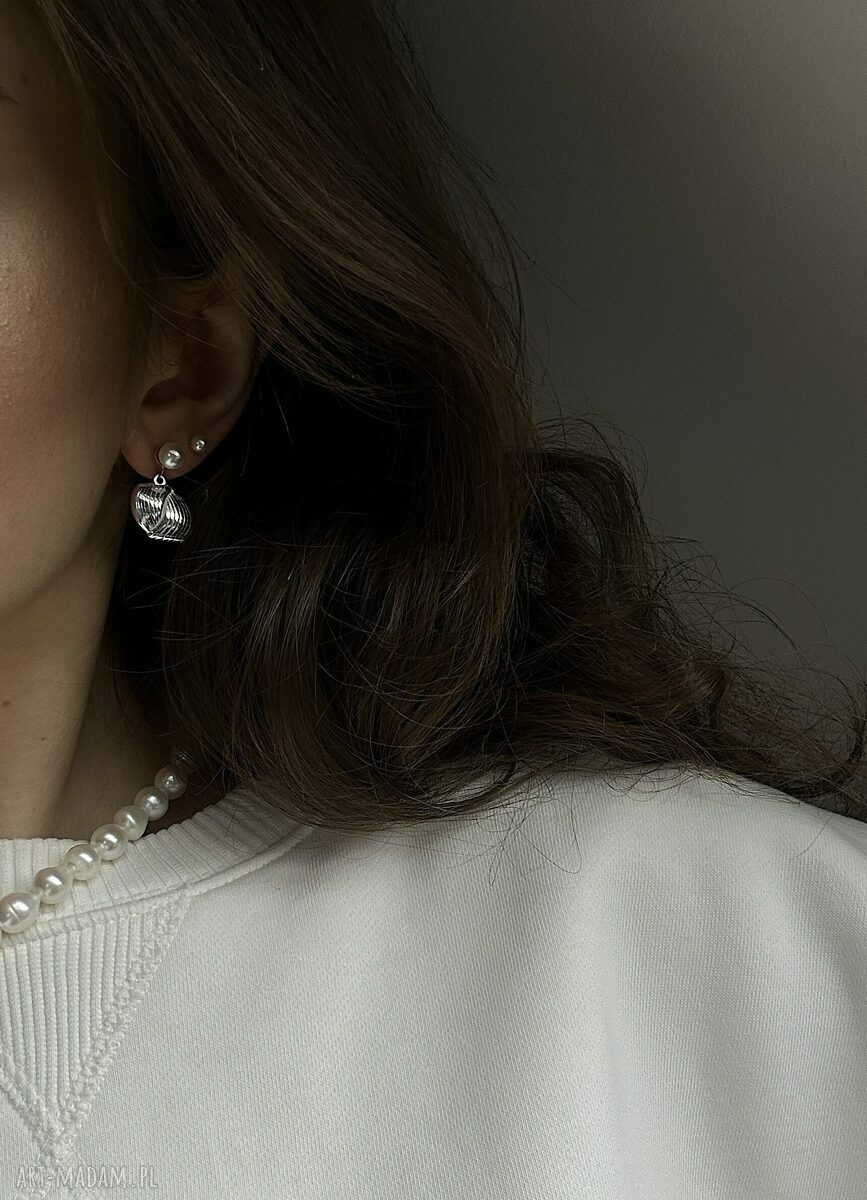 Srebrne kolczyki na sztyftach z białymi perłami Swarovski SOTHO