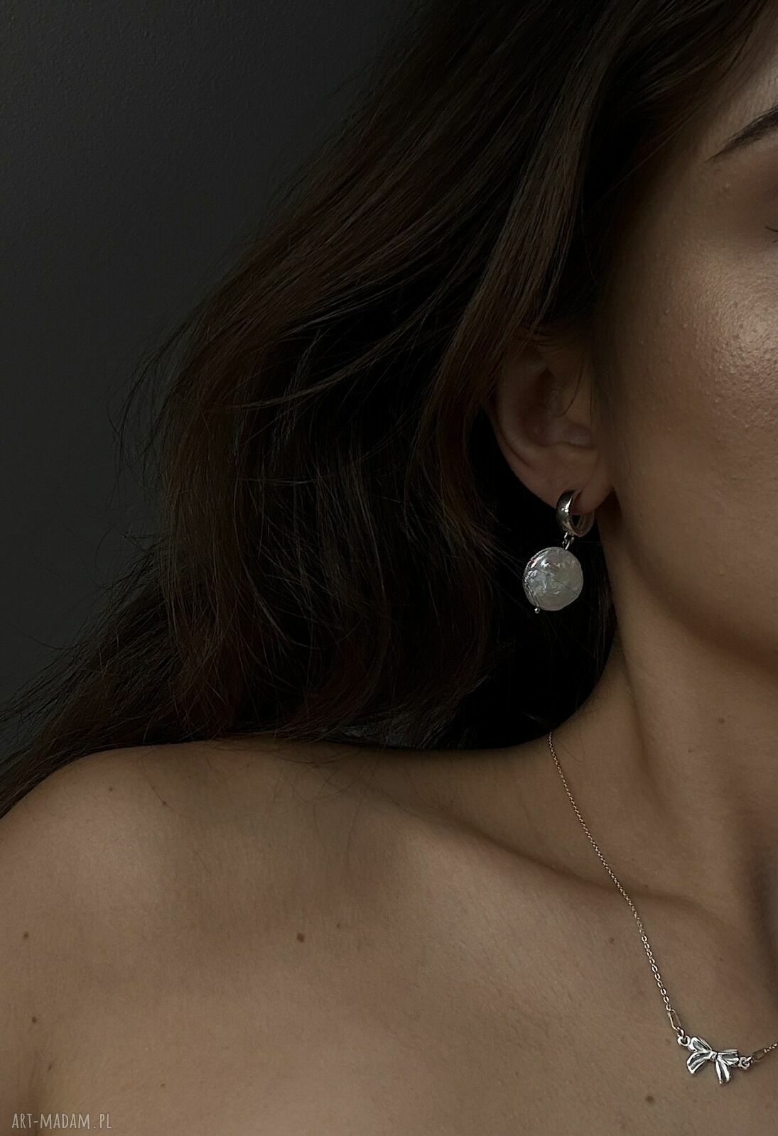 kolczyki: Srebrne kolczyki z dużymi płaskimi perłami autorskie