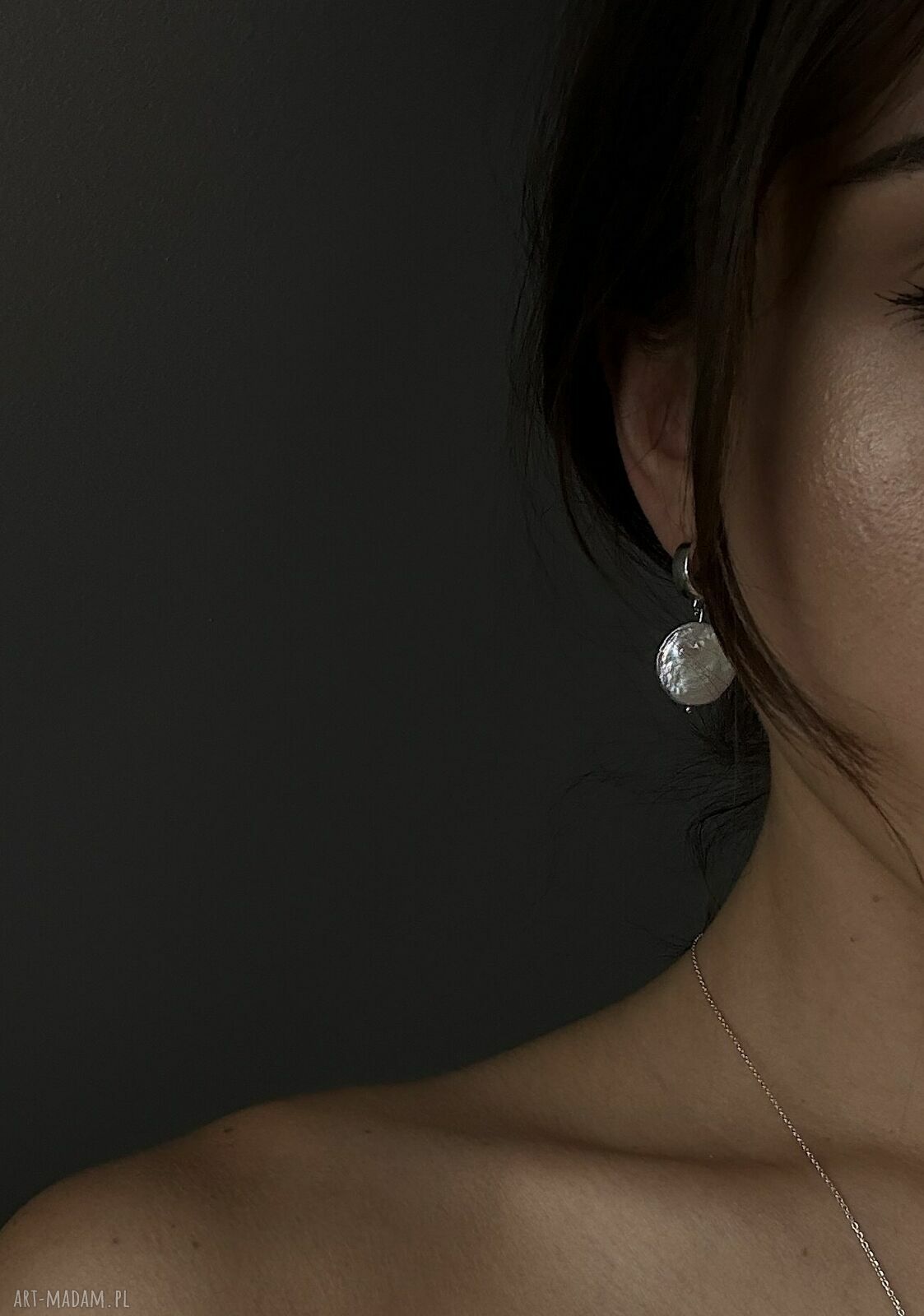 kolczyki: Srebrne kolczyki z dużymi płaskimi perłami autorskie