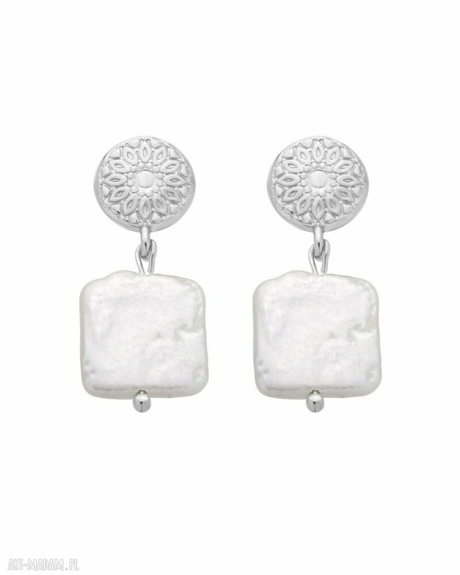 Srebrne kolczyki naturalnymi perłami perły kwadraty sztyfty