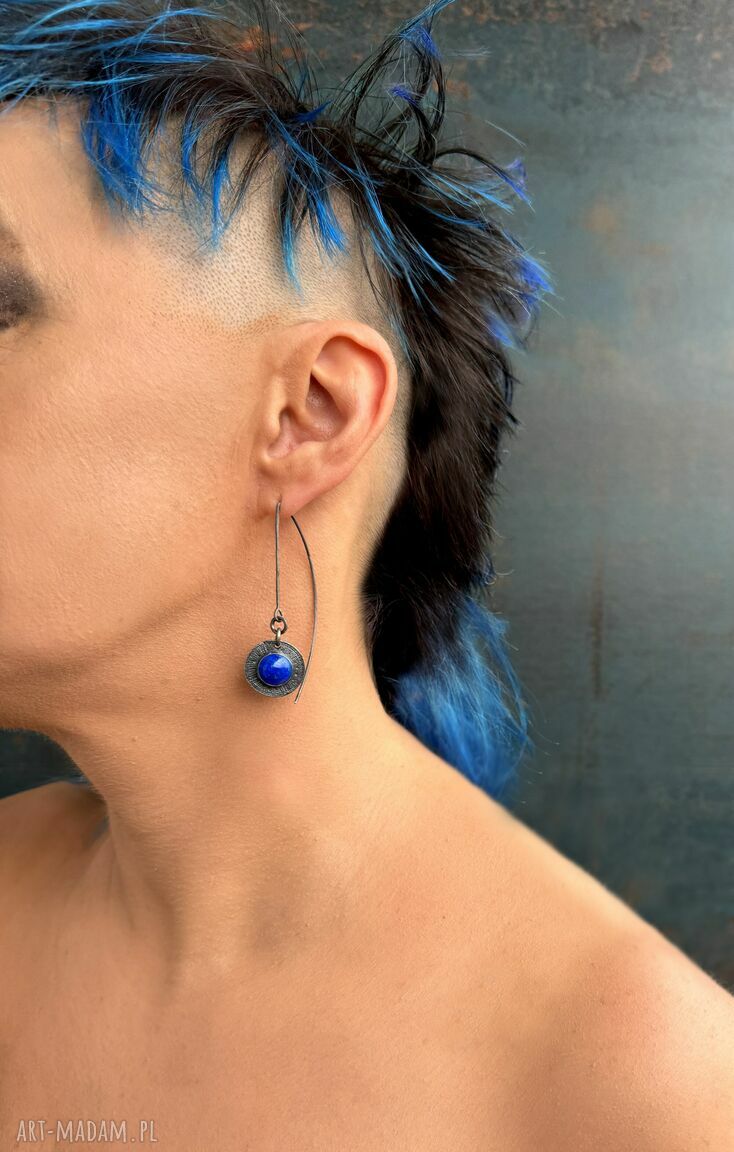 Srebrne kolczyki wiszące Tribal z lapis lazuli