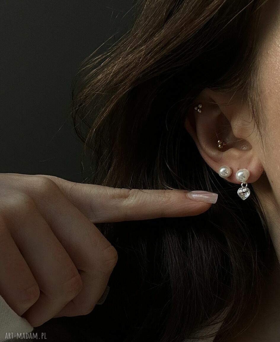 Srebrne kolczyki perły z serduszkami Swarovski Crystal