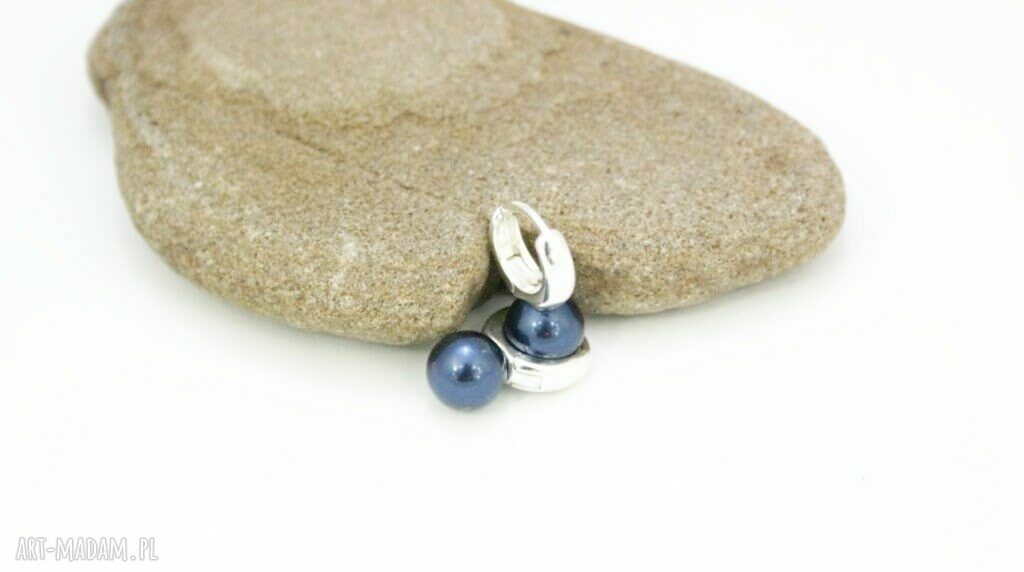 Srebrne kolczyki 925 z perłą Swarovski Night Blue Pearl - kajdanki