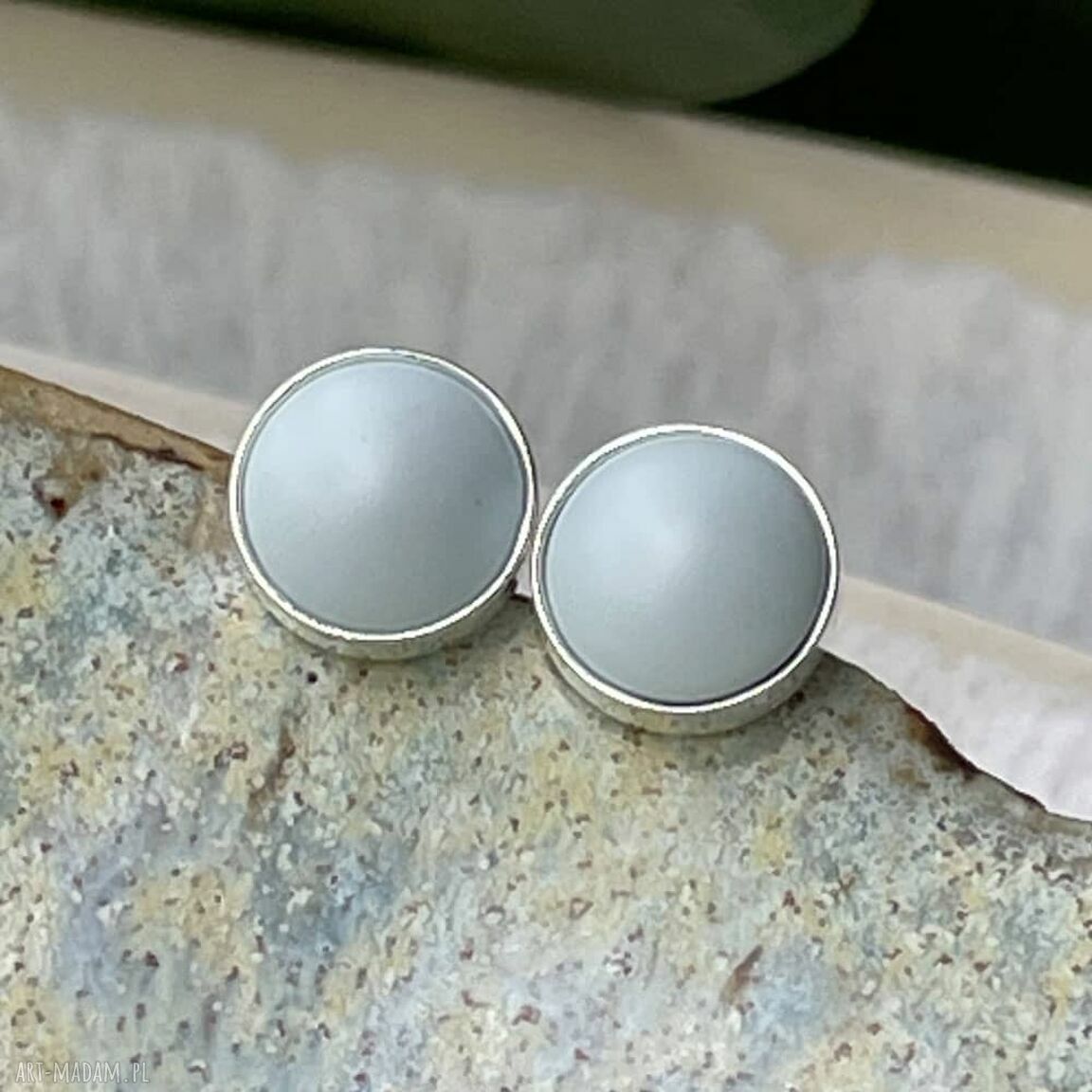 Srebrne sztyfty z pastelowymi perłami Swarovski 8 mm (d004) - błękitne