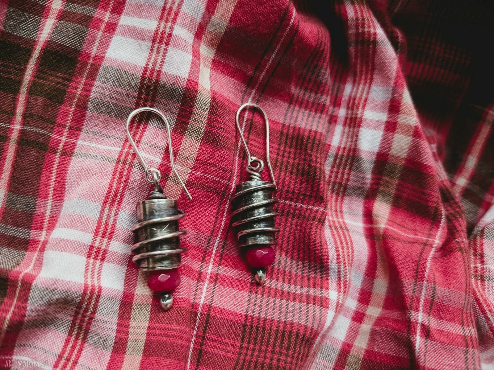 Kolczyki srebrne z jadeitem (ma art) - wiszące z bordowym jadeitem