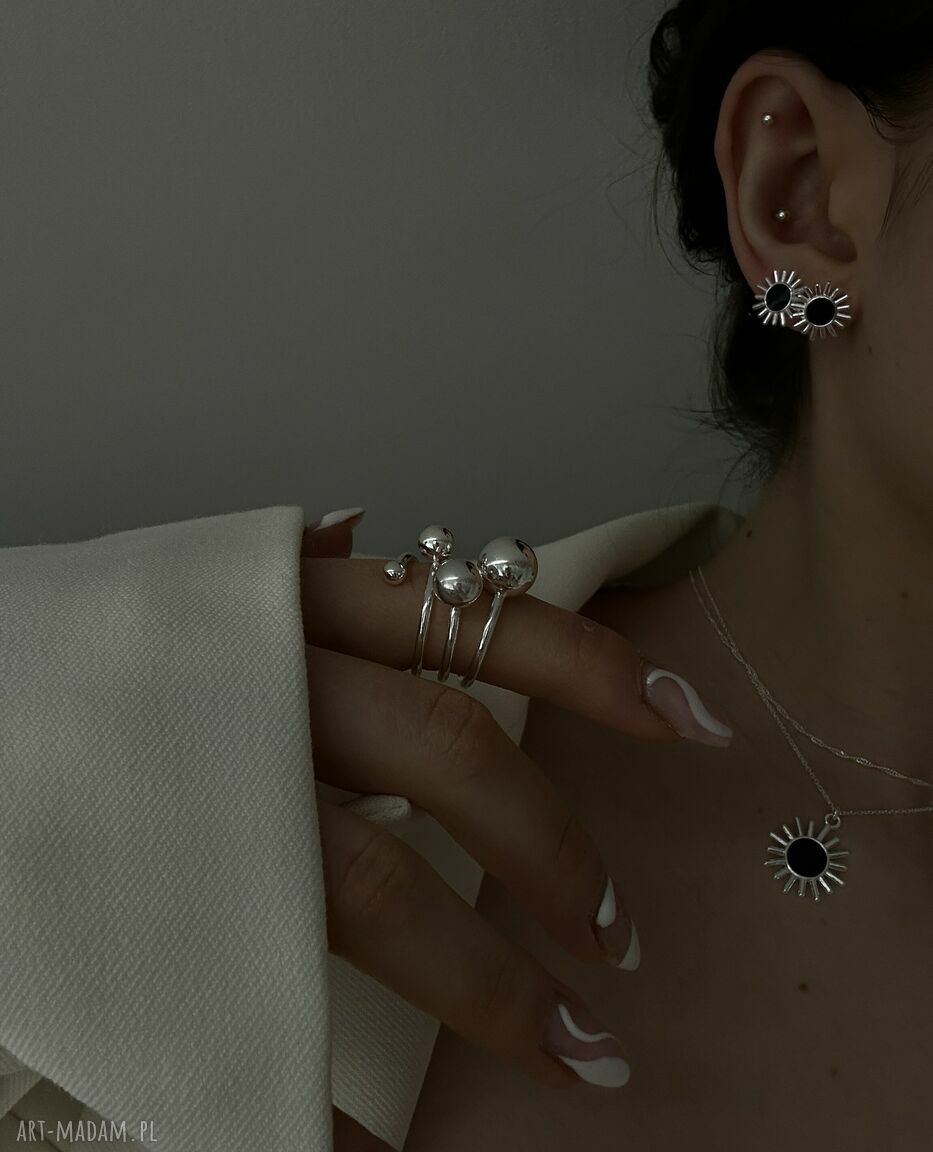 pierścionki: Srebrny masywny pierścionek z kulkami 15 Ręcznie zrobione