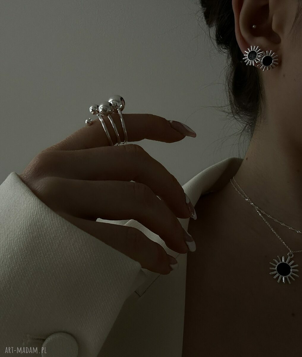 pierścionki: Srebrny masywny pierścionek z kulkami 24 Ręcznie zrobione