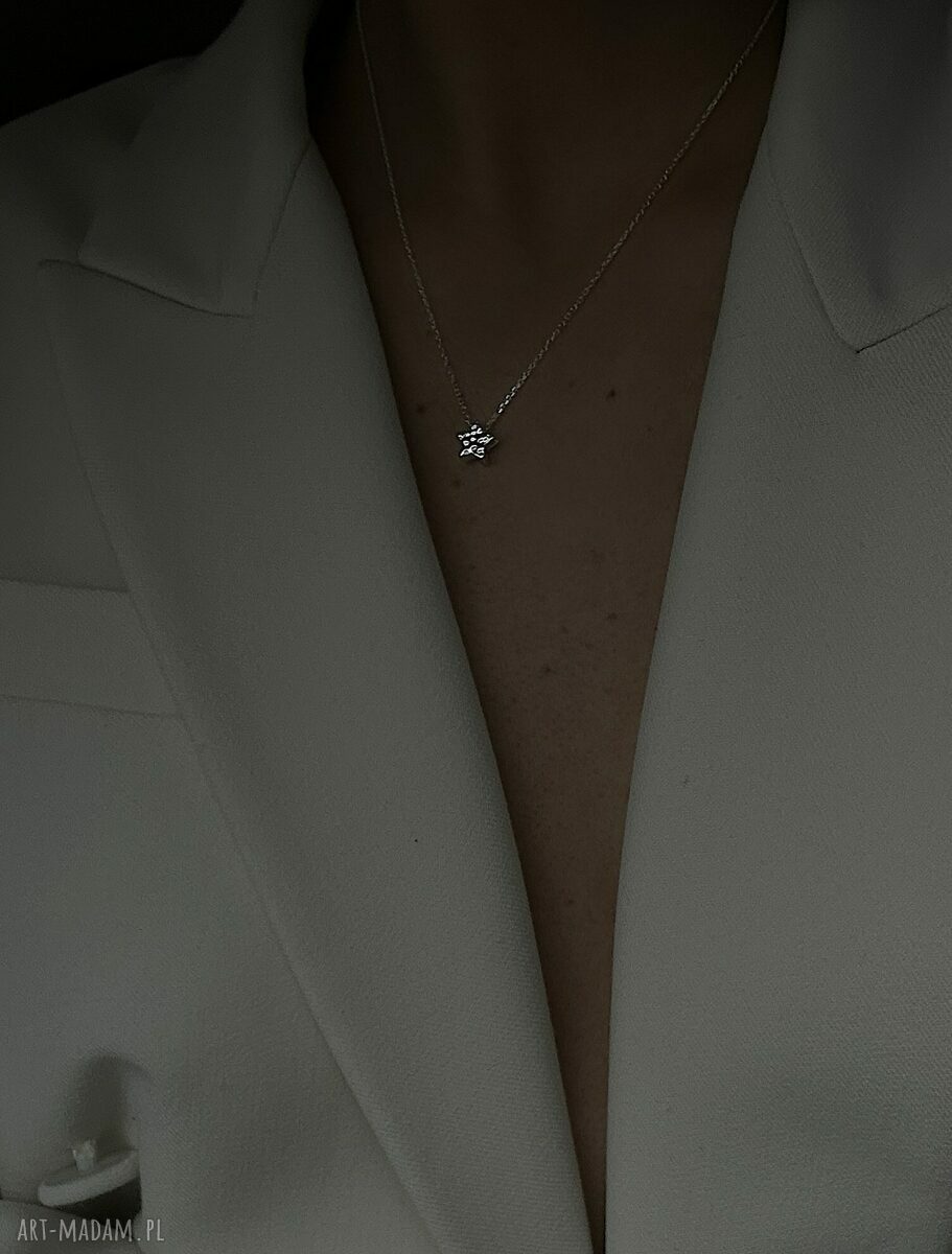 naszyjniki: Srebrny naszyjnik z chropowatą gwiazdką Hand Made