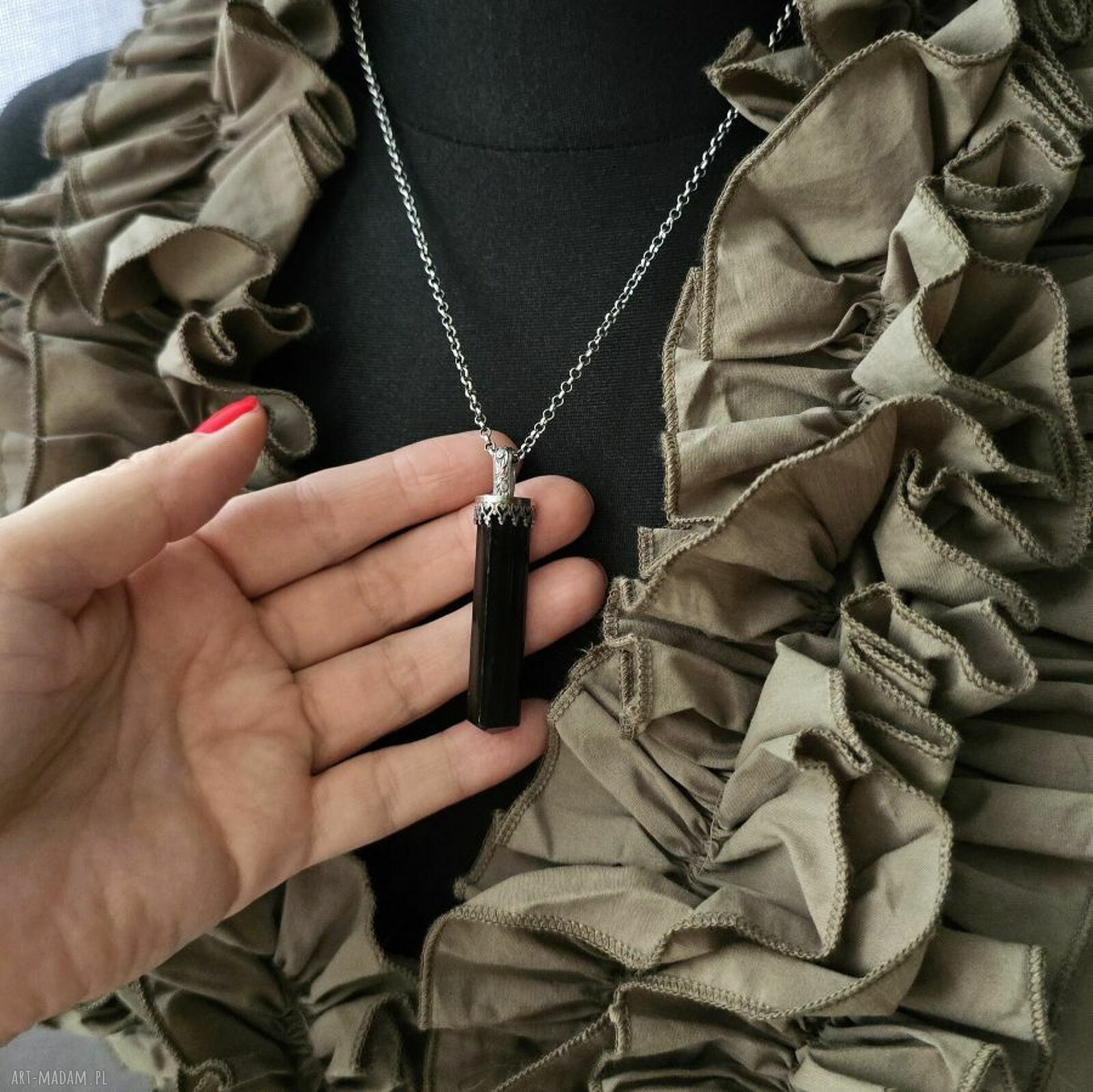 Srebrny naszyjnik z czarnym turmalinem Schorl