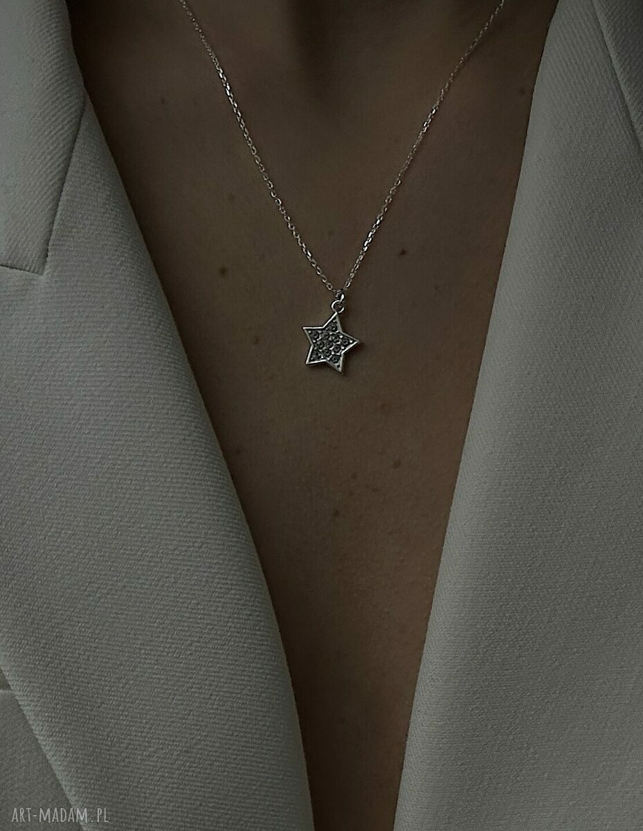 naszyjniki: Srebrny naszyjnik z gwiazdką wysadzaną SWAROVSKI® CRYSTAL hand made