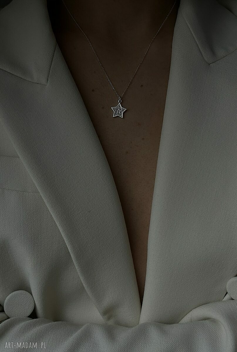 naszyjniki: Srebrny naszyjnik z gwiazdką wysadzaną SWAROVSKI® CRYSTAL hand made