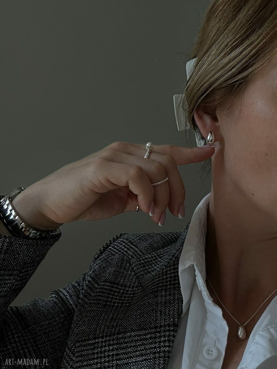 naszyjniki: Srebrny naszyjnik z kroplą Hand Made