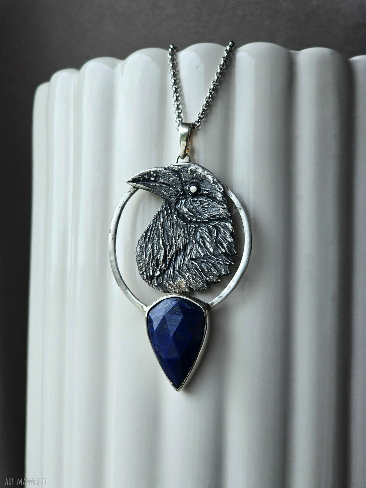 Srebrny naszyjnik z krukiem i lapis lazuli (Ag 925 oksydowane)