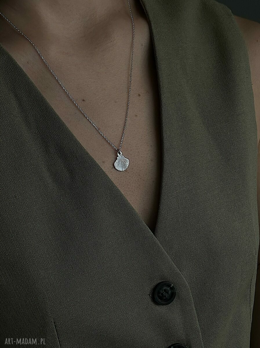 naszyjniki: SREBRNY NASZYJNIK Z MUSZELKĄ handmade