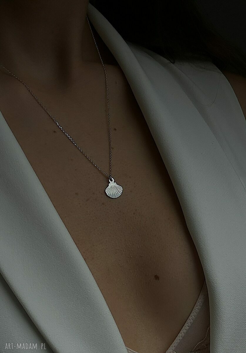 naszyjniki: SREBRNY NASZYJNIK Z MUSZELKĄ handmade