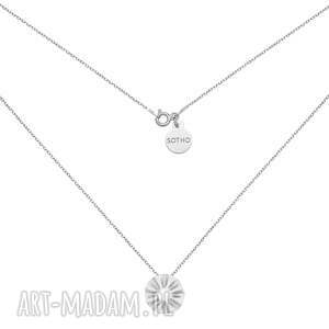 srebrny naszyjnik z wachlarzem