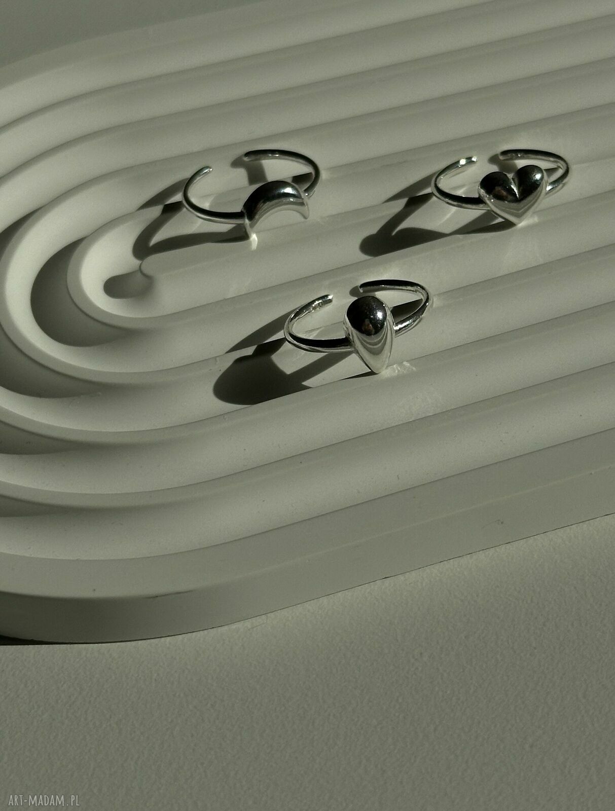 pierścionki: Srebrny pierścionek z księżycem Autorskie