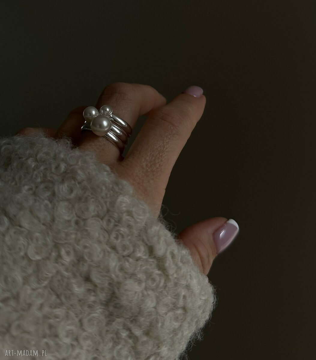 Srebrny pierścionek z perłą White Swarovski Crystal