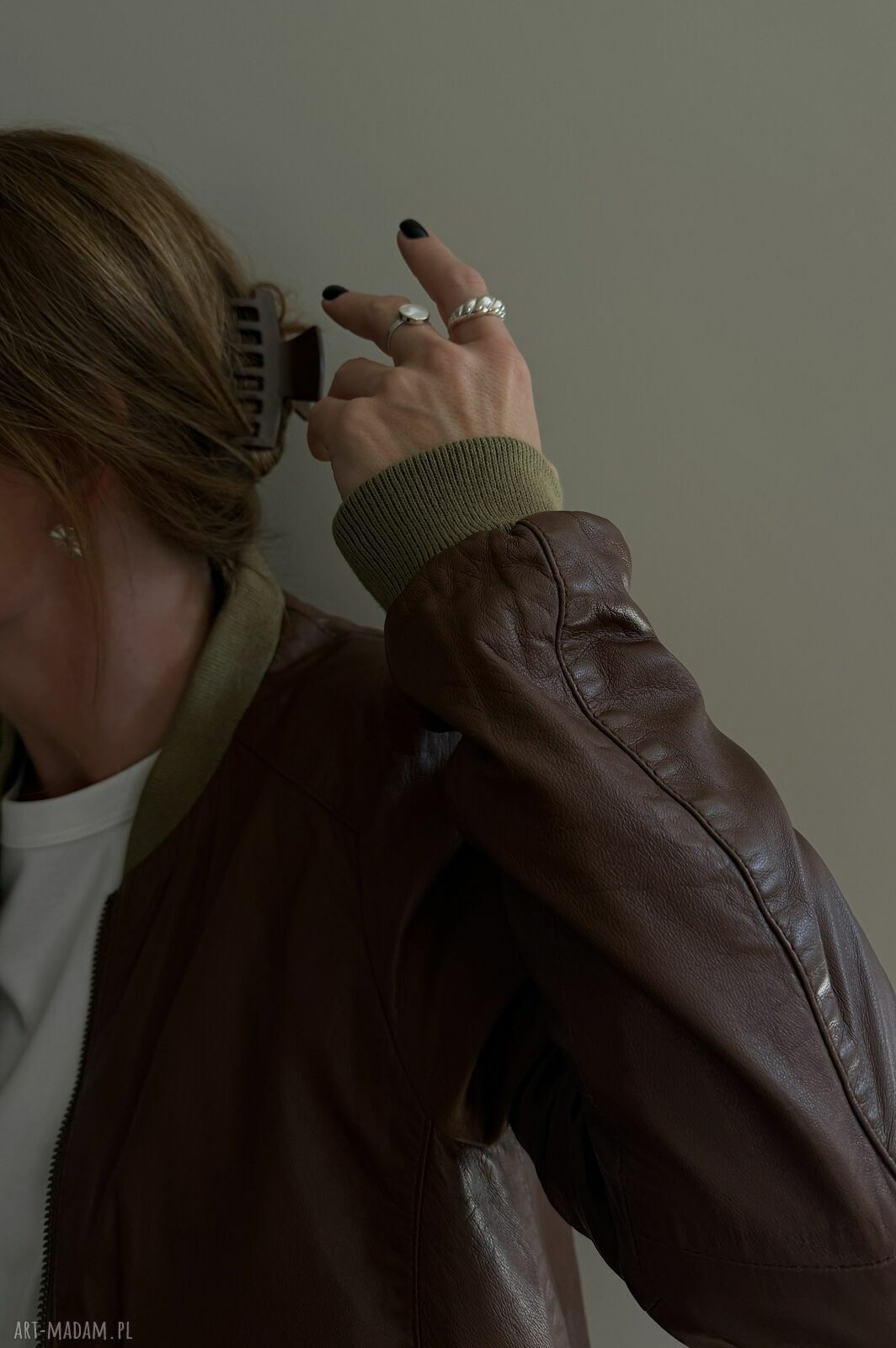 pierścionki: Srebrny pierścionek z perłowym kołem handmade