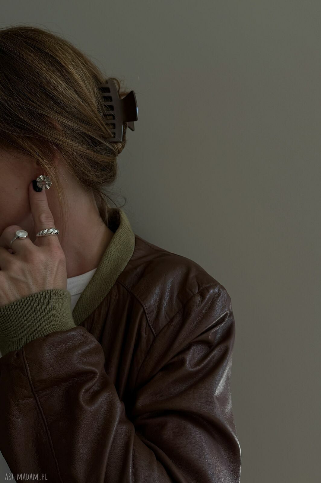 pierścionki: Srebrny pierścionek z perłowym kołem handmade