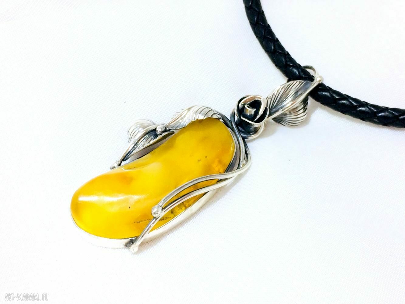 Srebrny wisior z mlecznym bursztynem bałtyckim (srebro 925) - handmade