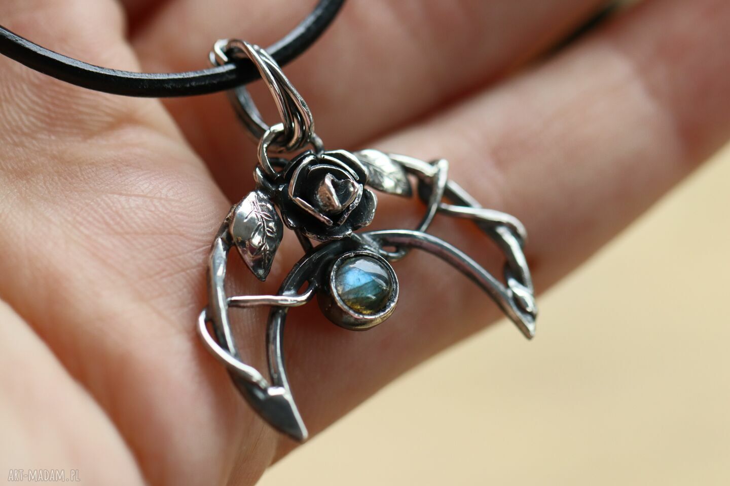 Srebrna lunula labradorytem labradoryt srebro 925 oksydowanego