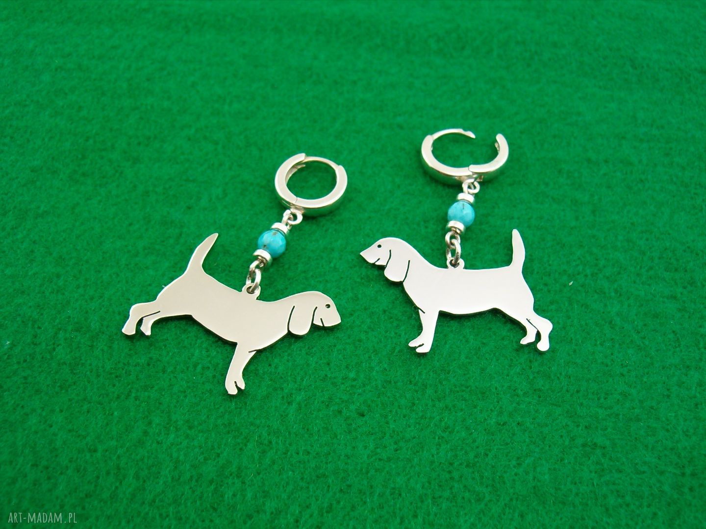 Kolczyki Beagle ze srebra 925 z kamieniem naturalnym 4 mm