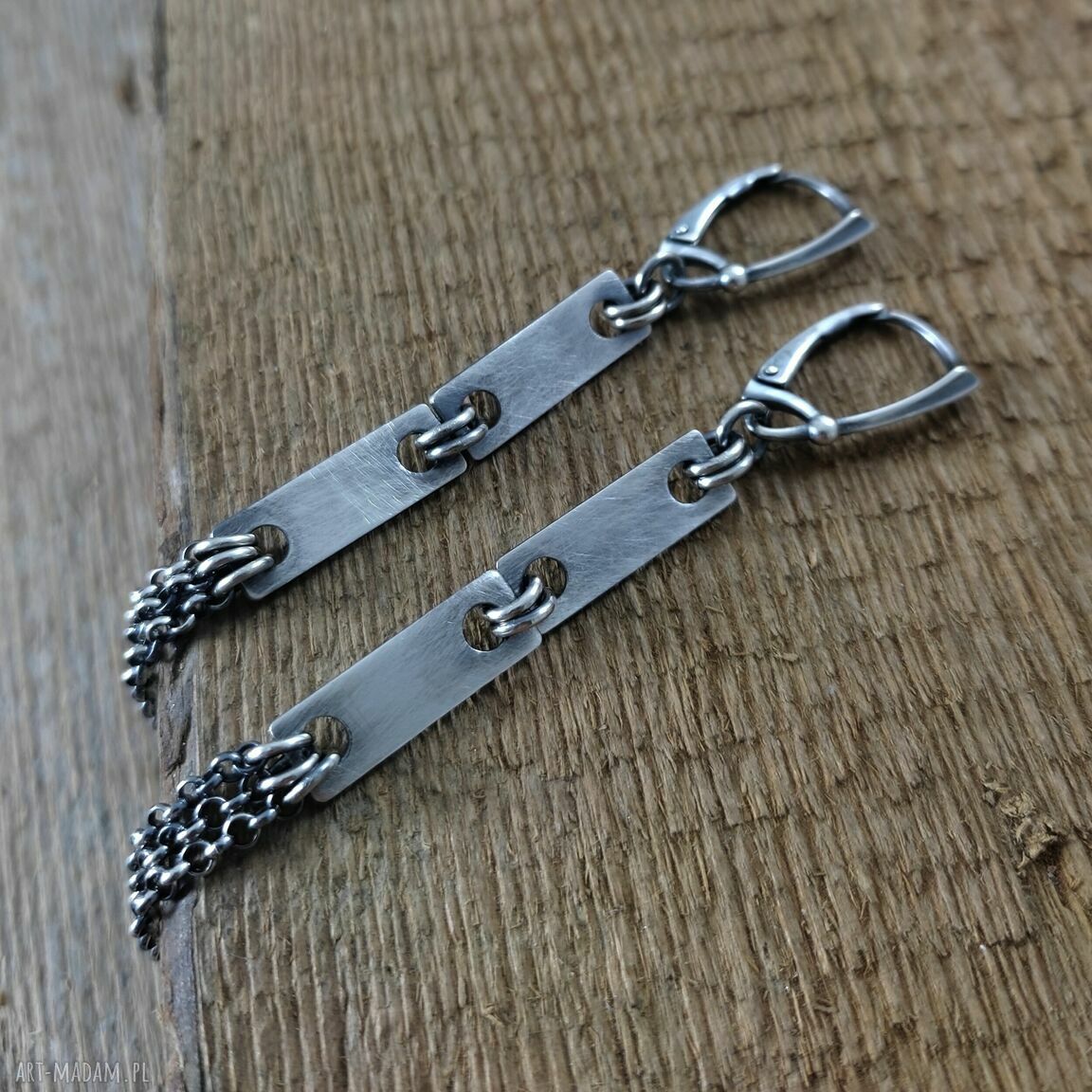 Srebrne kolczyki 925 z blaszkami i łańcuszkami Irart - oksydowane, ok. 9,7 cm