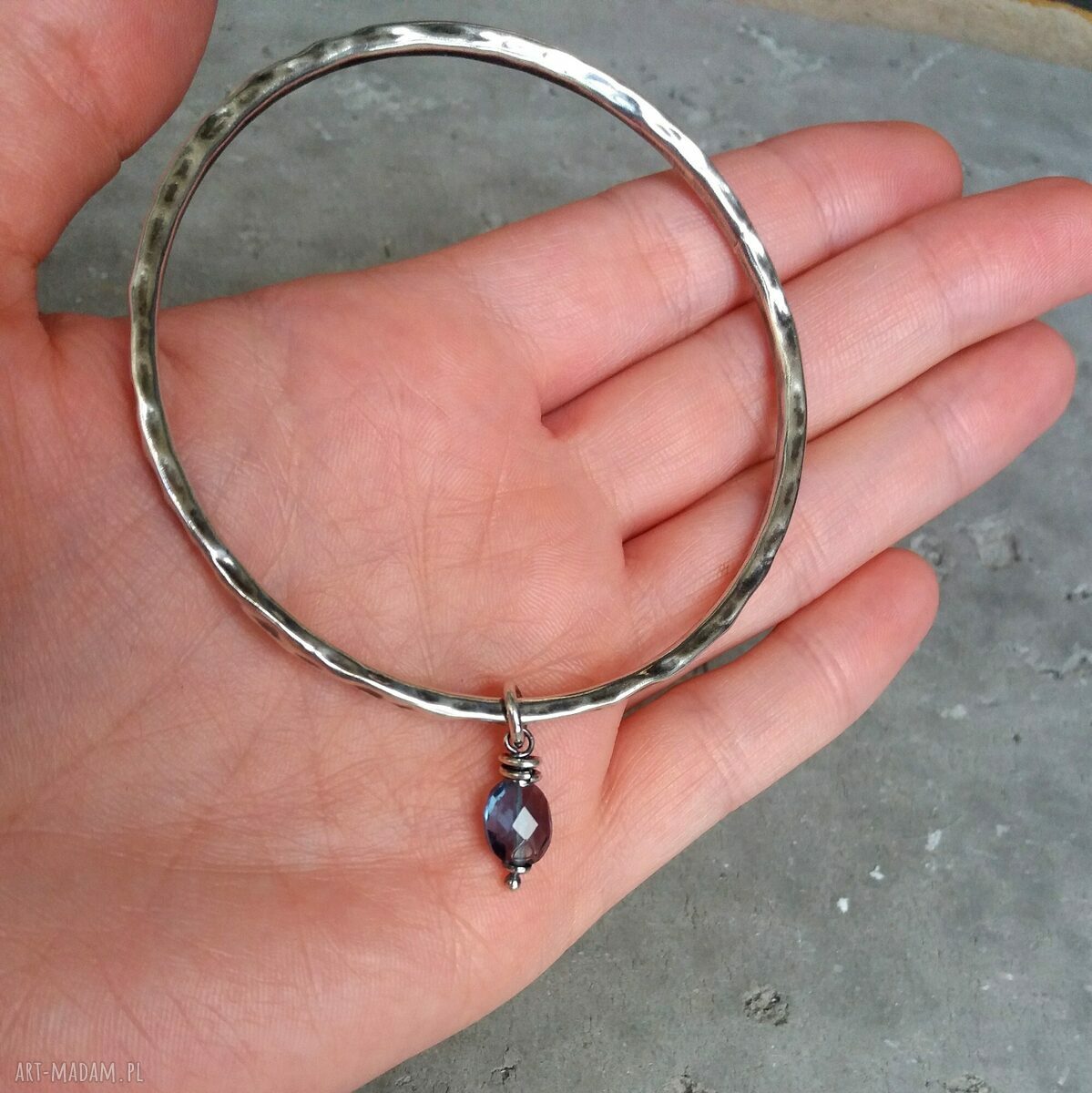 bransoletki: SREBRO I KWARC GRANATOWY BRANSOLETA Z ZAWIESZKĄ. hand made
