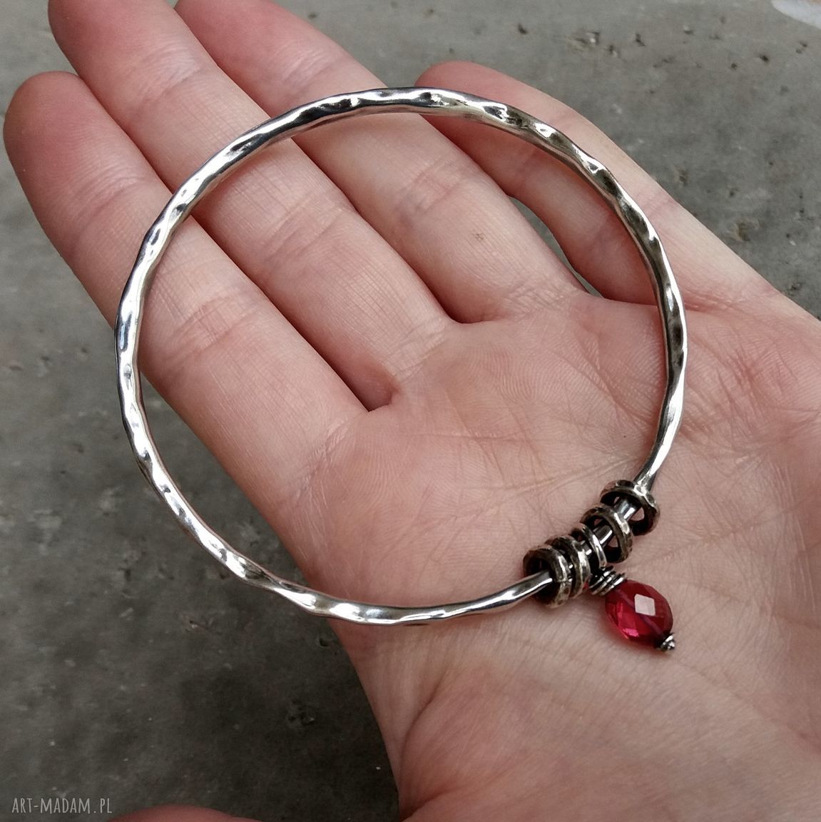 bransoletki: SREBRO I KWARC RÓZOWY BRANSOLETKA OKRĄGŁA Z ZAWIESZKAMI. Hand Made