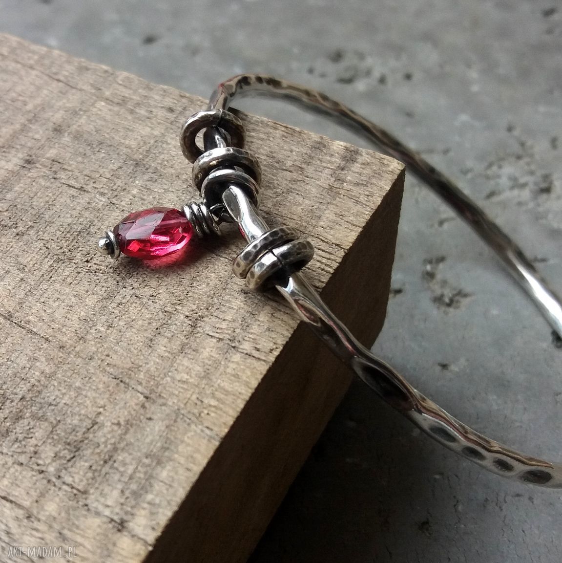 bransoletki: SREBRO I KWARC RÓZOWY BRANSOLETKA OKRĄGŁA Z ZAWIESZKAMI. Hand Made