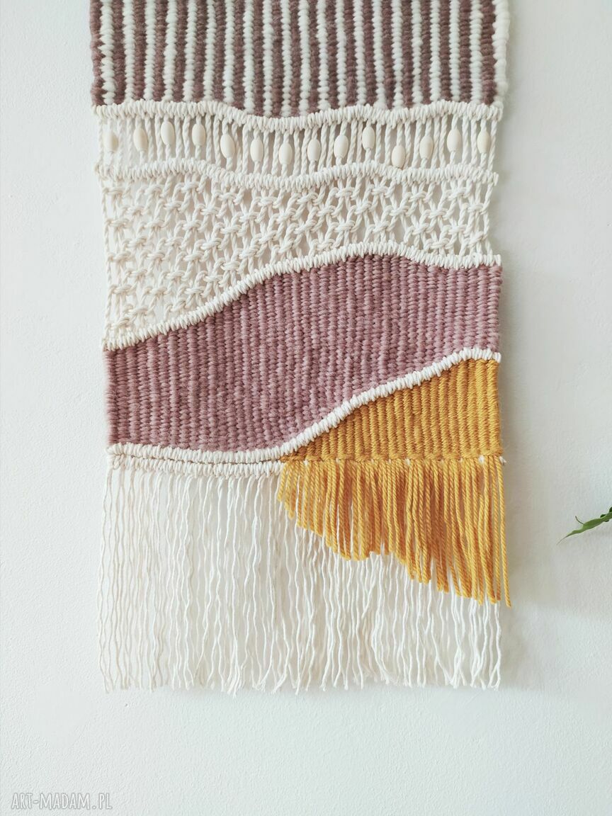 Średnia makrama z wełną - boho dekoracja ścienna