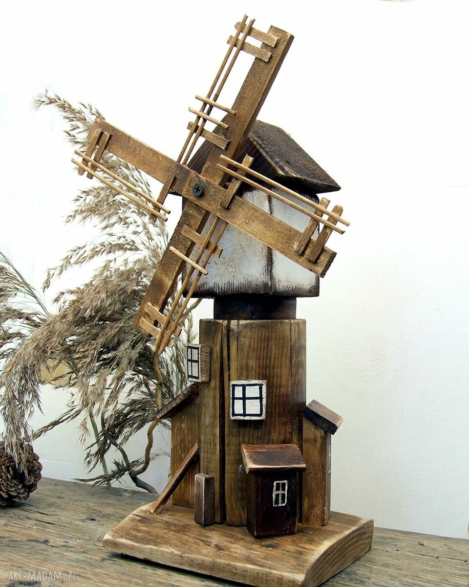 Stary wiatrak z drewna - domek do Twojego domu w stylu rustykalnym