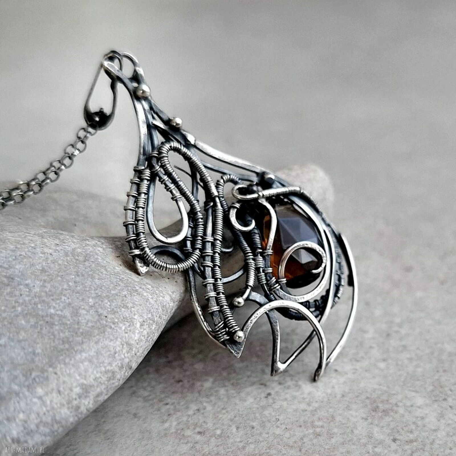 Stio II - srebrny naszyjnik z kwarcem dymnym wire wrapping na prezent