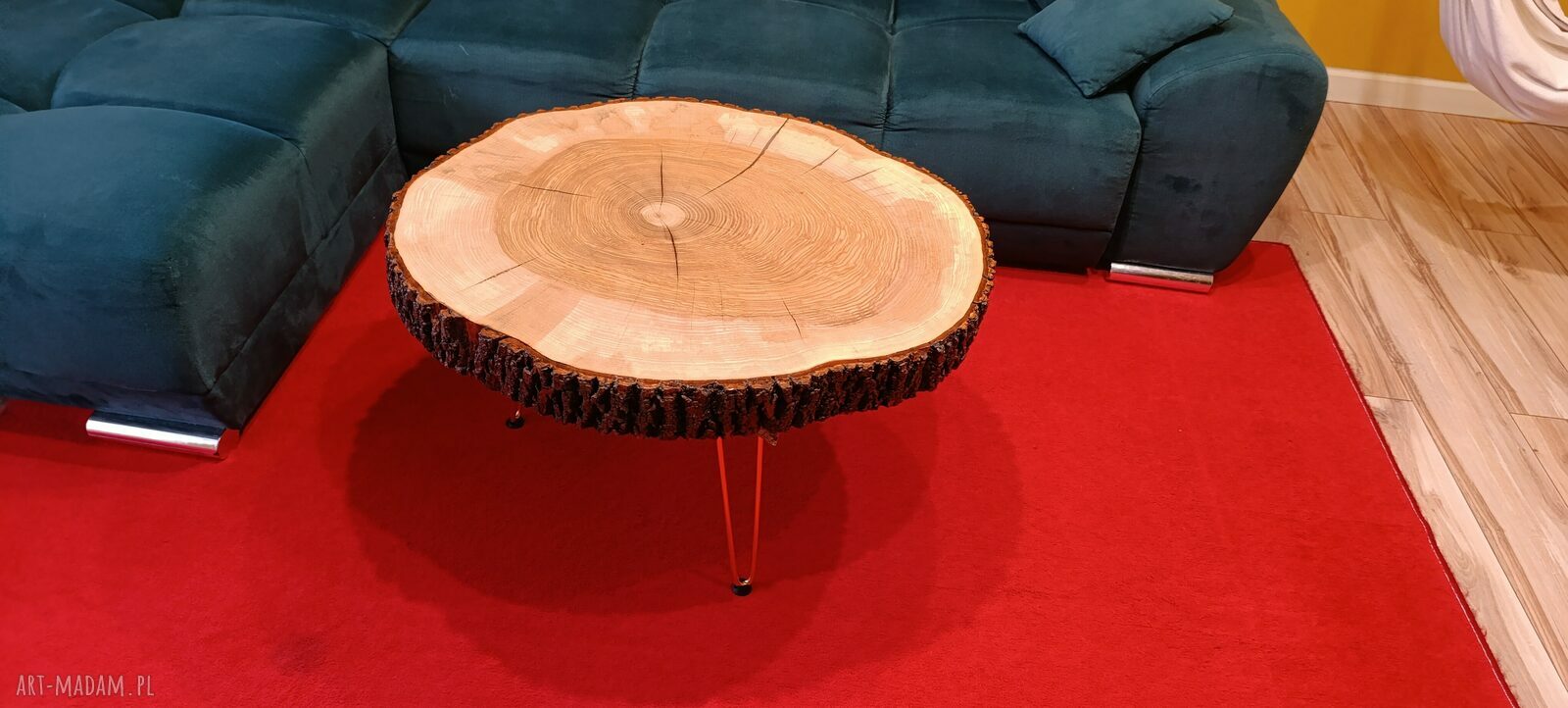 Duży stolik kawowy z plastra drewna LOFT - naturalna kora i nogi hairpin