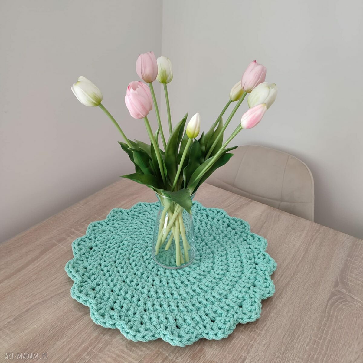 Podkładka na stolik ze sznurka bawełnianego szydełkowa 42 cm