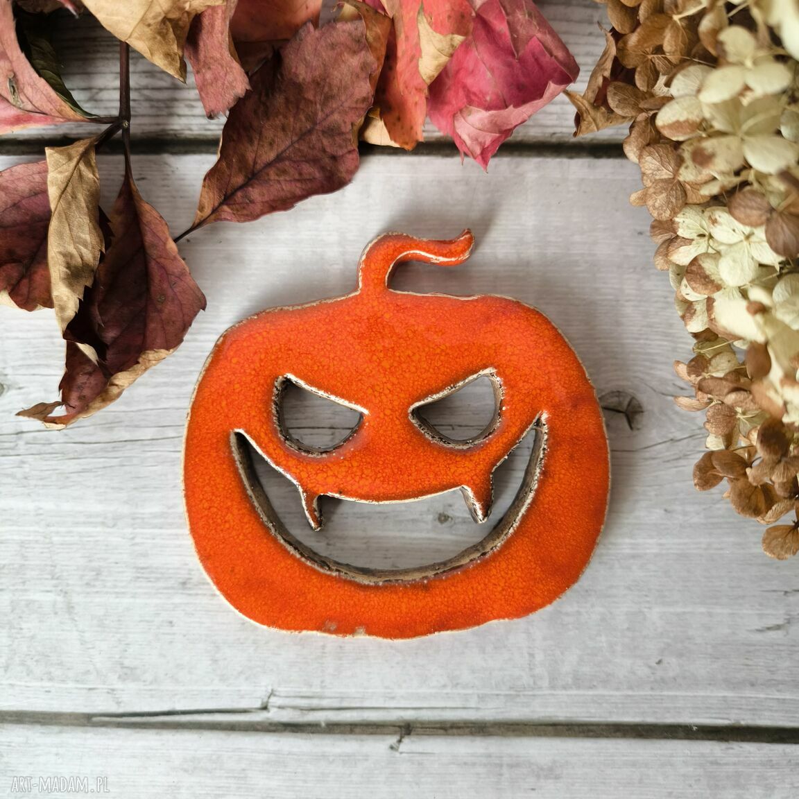 Straszna dynia Halloween z ceramiki - ręcznie lepiona ozdoba do domu