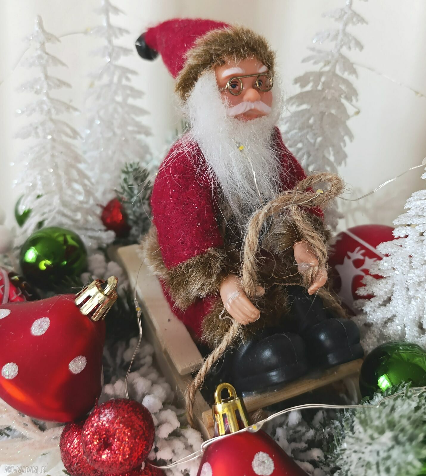 Świąteczny stroik z Mikołajem na sankach LED - do wnętrz