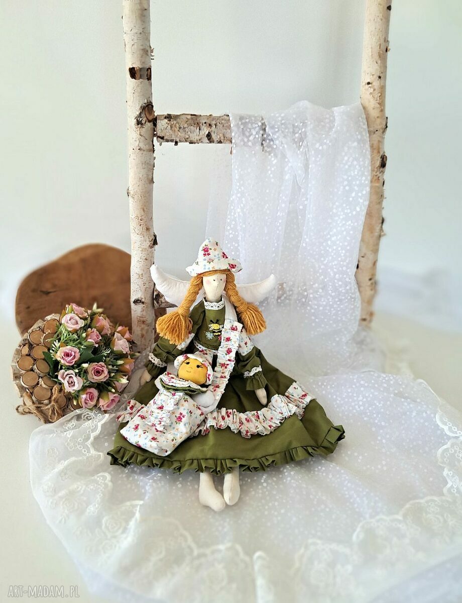 Anioł stróż z pszczółką - miękka lalka handmade 45 cm dla dziecka